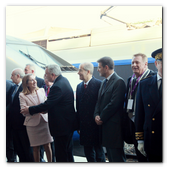 :: Pulse para Ampliar :: 15DIC013.BCN-Perpignan.- Inauguración Alta Velocidad España-Francia. La ministra de Fomento, Ana Pastor, el ministro delegado de Transportes de Francia, Frédéric Cuvillier, el ministro del Interior, Jorge Fernández Díaz, y el conseller catalán de Territorio y Sostenibilidad, Santi Vila, entre otras autoridades, a su llegada a Perpiñán.