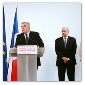 :: Pulse para Ampliar :: 15DIC013.BCN-Perpignan.- Inauguración Alta Velocidad España-Francia. El ministro delegado de Transportes de Francia, Frédéric Cuvillier durante su parlamento ante el ministro del Interior, Jorge Fernández Díaz; y la ministra de Fomento, Ana Pastor