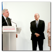 :: Pulse para Ampliar :: 15DIC013.BCN-Perpignan.- Inauguración Alta Velocidad España-Francia. El ministro delegado de Transportes de Francia, Frédéric Cuvillier durante su parlamento ante el ministro del Interior, Jorge Fernández Díaz; y la ministra de Fomento, Ana Pastor