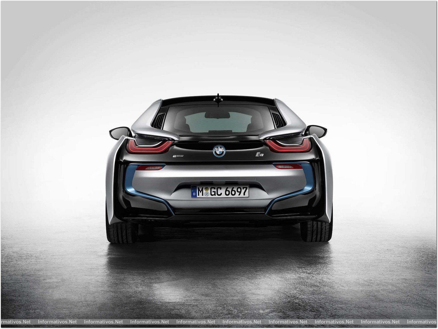 BCNENE014.- El nuevo BMW i8 ya tiene precio en España: desde 129.900 €.