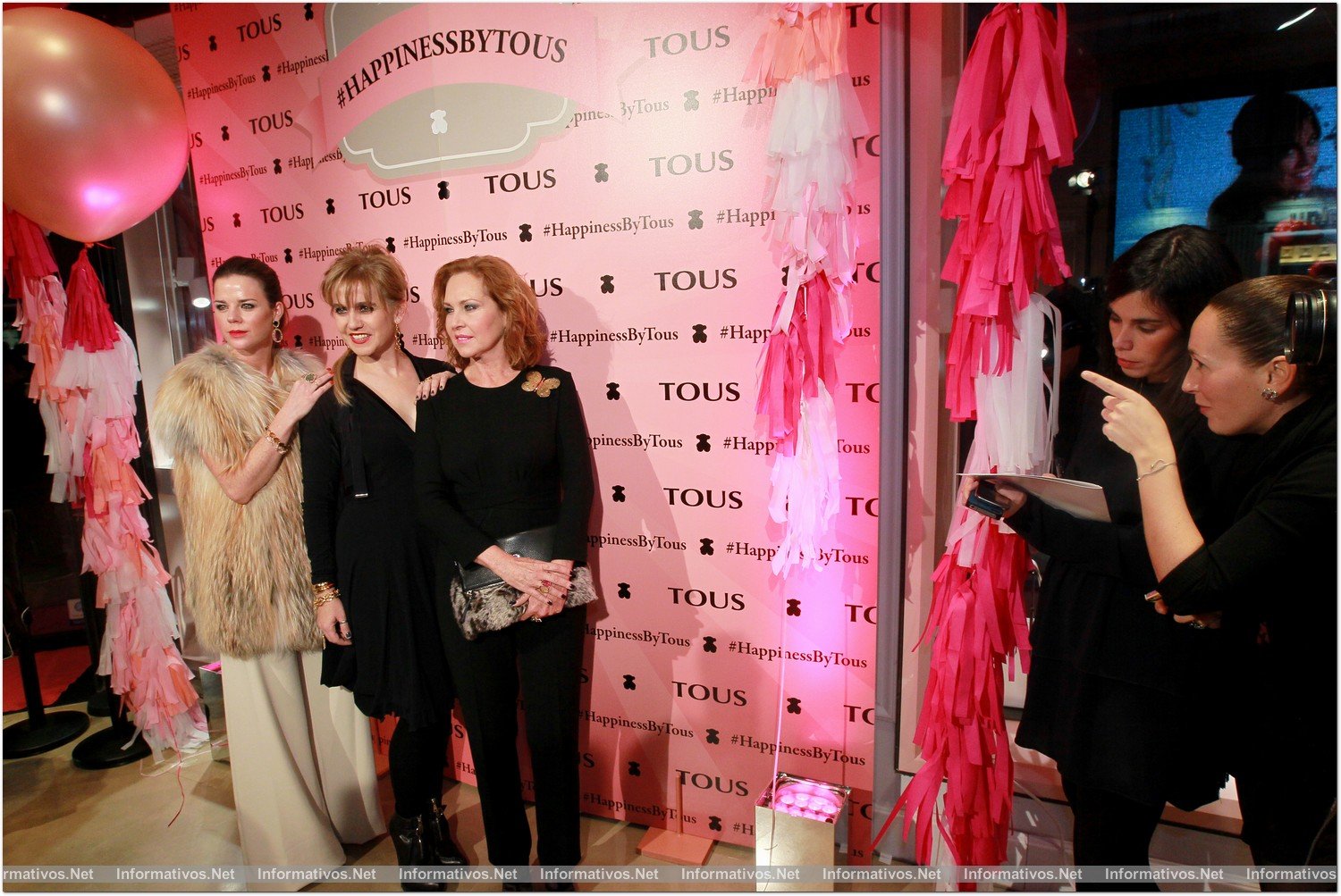 BCN5FEB014.- Presentación de la campaña "Happiness by Tous" protagonizada por Blanca Suárez. Amelia Bono, Rosa Tous y Ana Rodríguez