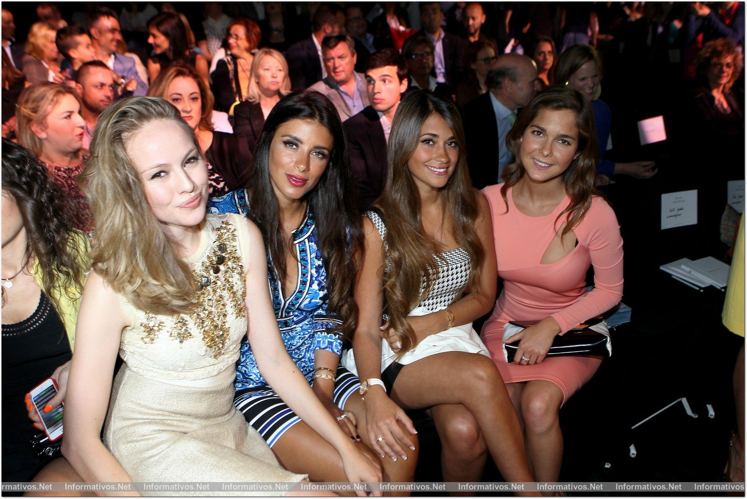 BCN7MAY014.- Gaudí Novias-BBW: Desfile Rosa Clará.  Esmeralda Moya, actriz; Daniella Semaan, esposa Cesc Fabregas; Antonella Roccuzzo mujer de Leo Messi; y Natalia Sánchez, actriz