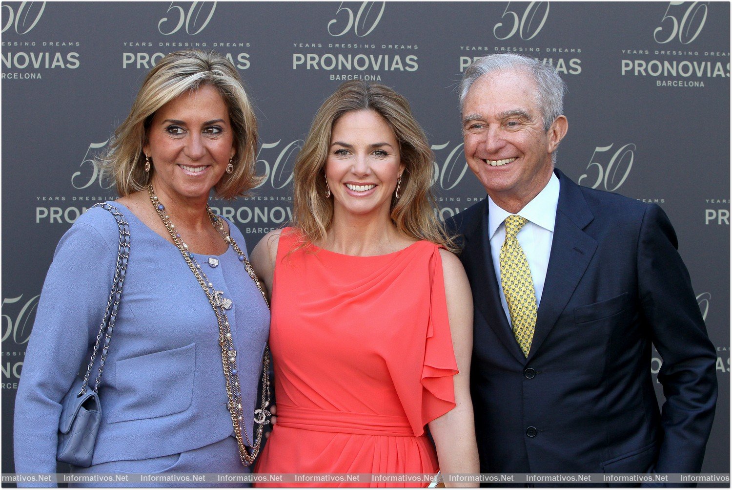 BCN05MAY014.- Exposición “50 love stories”, que conmemora el 50 Aniversario de la firma Pronovias. Susana Gallardo, esposa de Alberto Palatchi; Genoveva Casanova; y el presidente de Pronovias, Alberto Palatchi