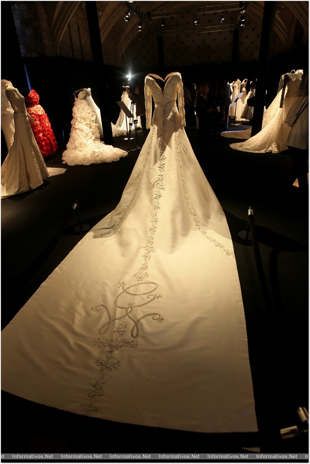 BCN05MAY014.- Exposición “50 love stories”, que conmemora el 50 Aniversario de la firma Pronovias.