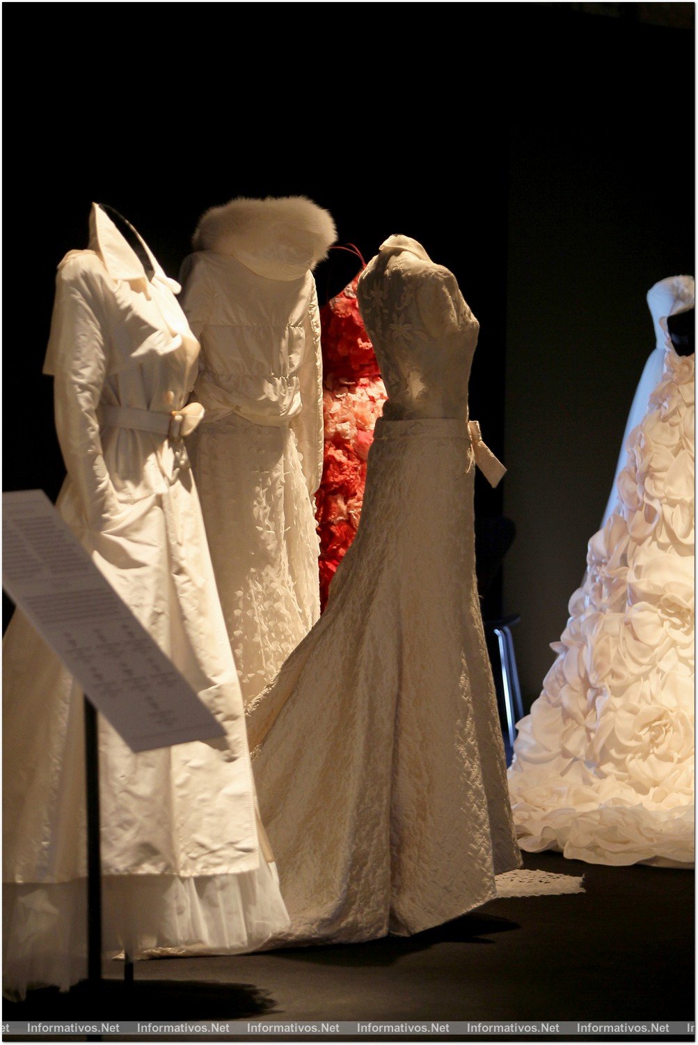 BCN05MAY014.- Exposición “50 love stories”, que conmemora el 50 Aniversario de la firma Pronovias.