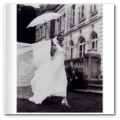 :: Pulse para Ampliar :: Foto del Catálogo del Año 1996: Fotografías pertenecientes al archivo histórico de Pronovias, publicadas únicamente con fines informativos e ilustrativos de su 50º aniversario