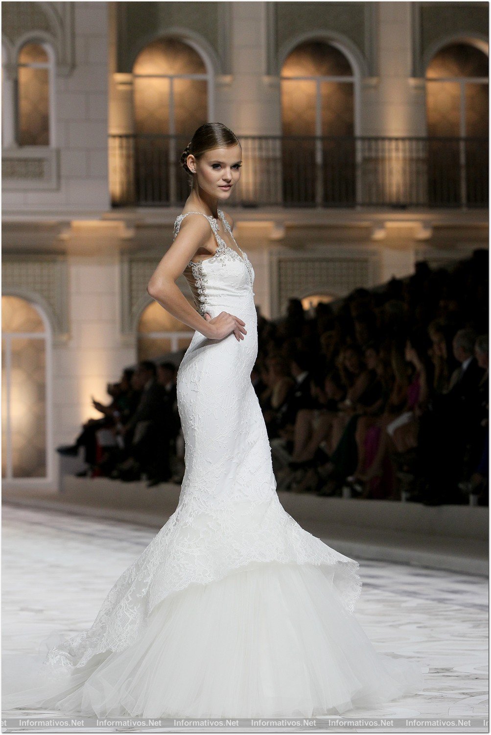 BCN9MAY014.- Desfile Pronovias colección 2015.
