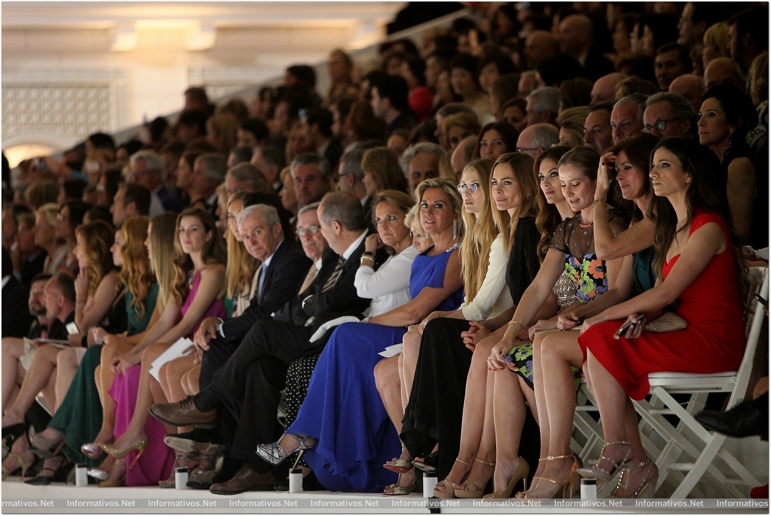 BCN9MAY014.- Desfile Pronovias colección 2015. Alberto Palatchi, presidente de Pronovias; el alcalde de Barcelona, Xavier Trías; el conseller de Empresa y Empleo, Felip Puig; Helena Rakosnik, esposa del President de la Generalitat; Susana Gallardo; Vanesa Lorenzo; Veronica Blume; Helen Lindes; Fiona Ferrer;  Nuria March...