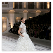 :: Pulse para Ampliar :: BCN9MAY014.- Desfile Pronovias colección 2015.