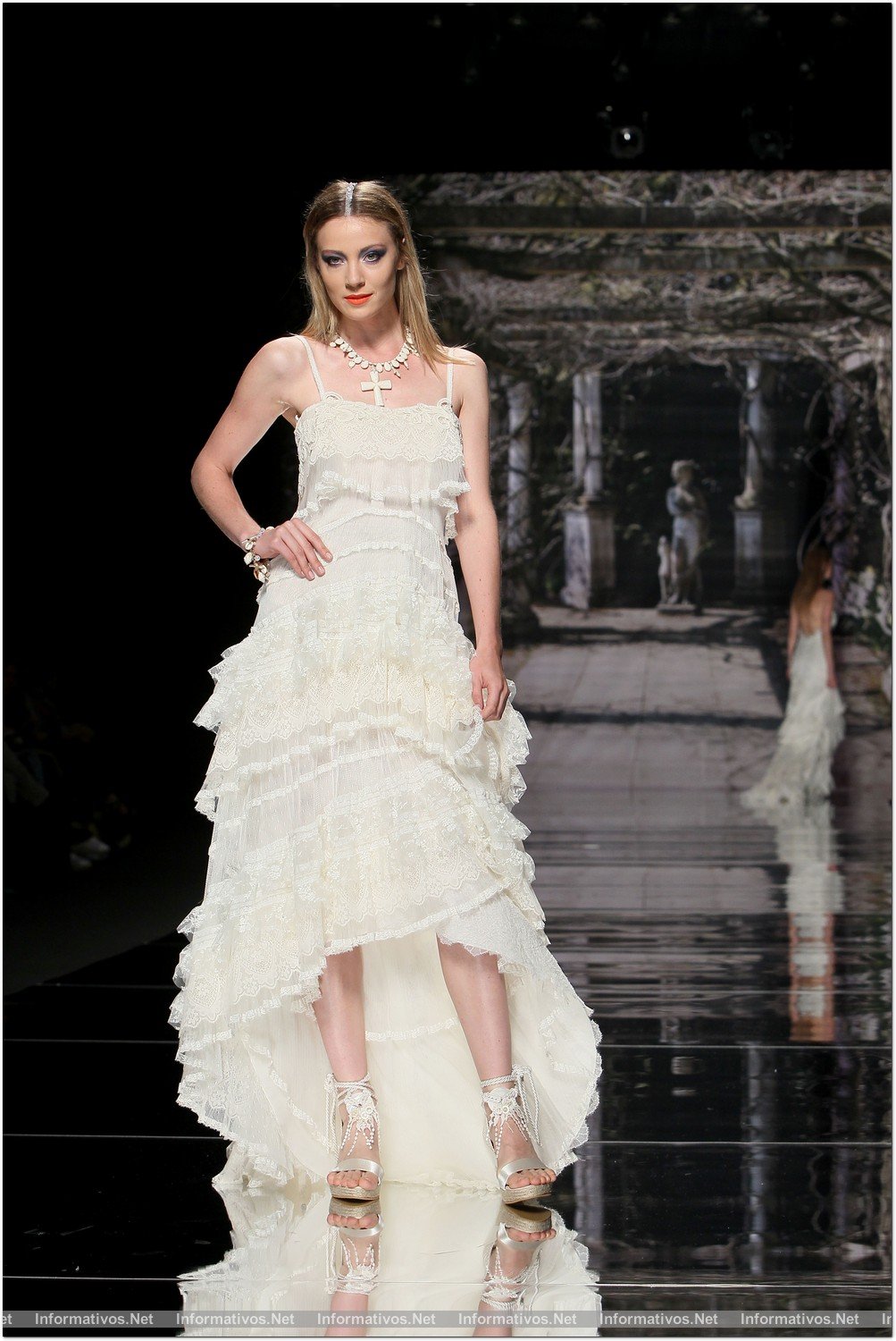 MAY014.- Barcelona Bridal Week - Gaudí Novias: Yolan Cris