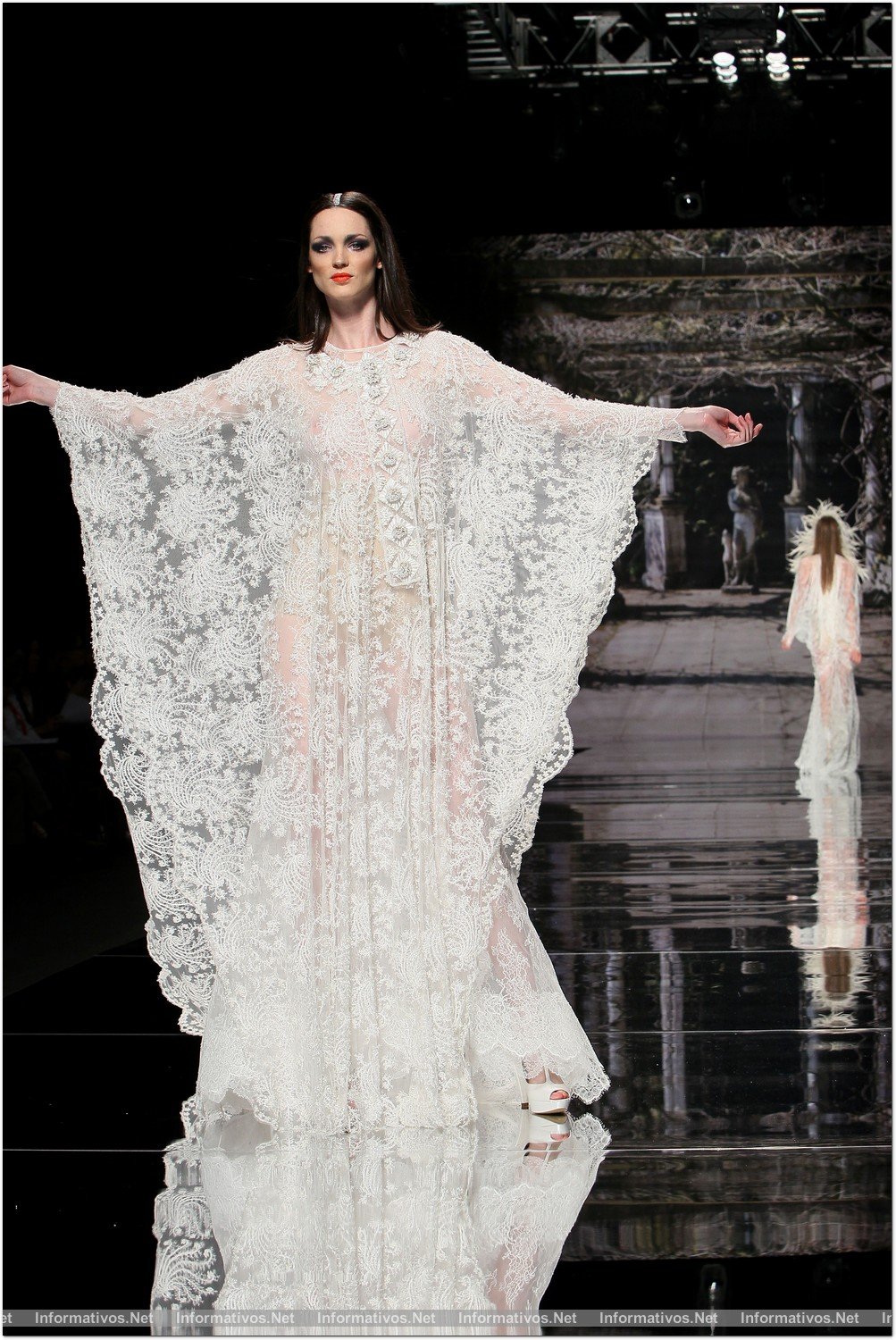 MAY014.- Barcelona Bridal Week - Gaudí Novias: Yolan Cris