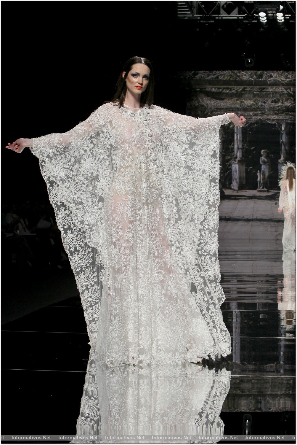 MAY014.- Barcelona Bridal Week - Gaudí Novias: Yolan Cris