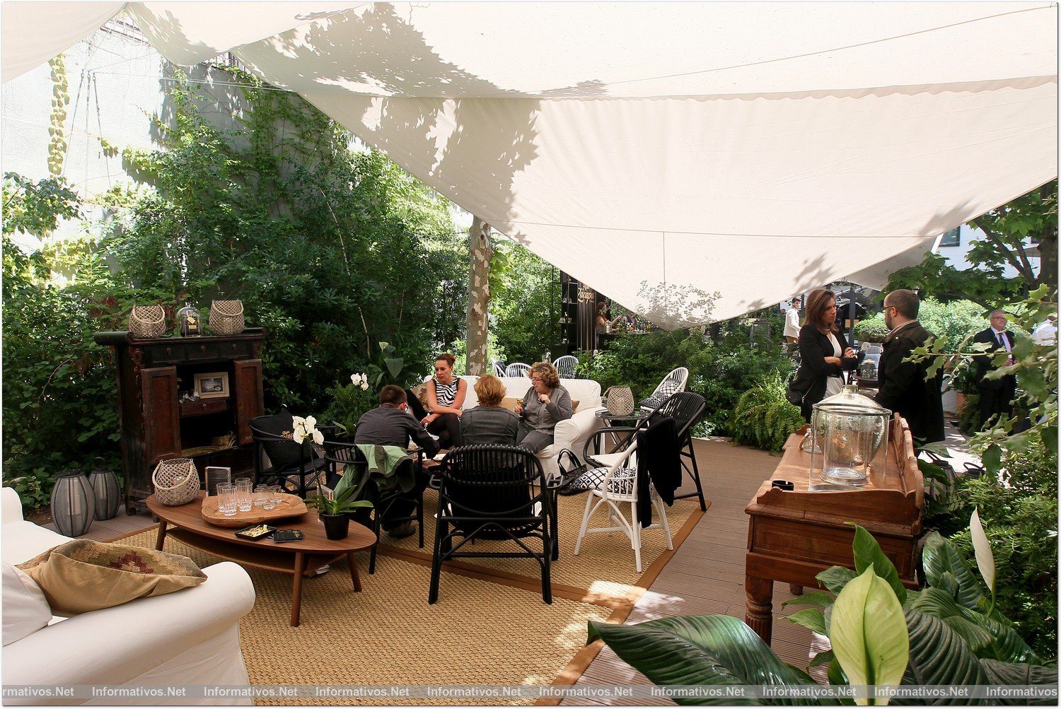 BCNMAY014.- Del 12 de mayo al 8 de junio, en horario ininterrumpido de 15:00 a 24:00 h.,  el jardín del hotel Alma Barcelona acoge una experiencia sensorial única en torno al que está considerado el mejor ron del mundo y reconocido como una de las 100 firmas de lujo más prestigiosas a nivel internacional.