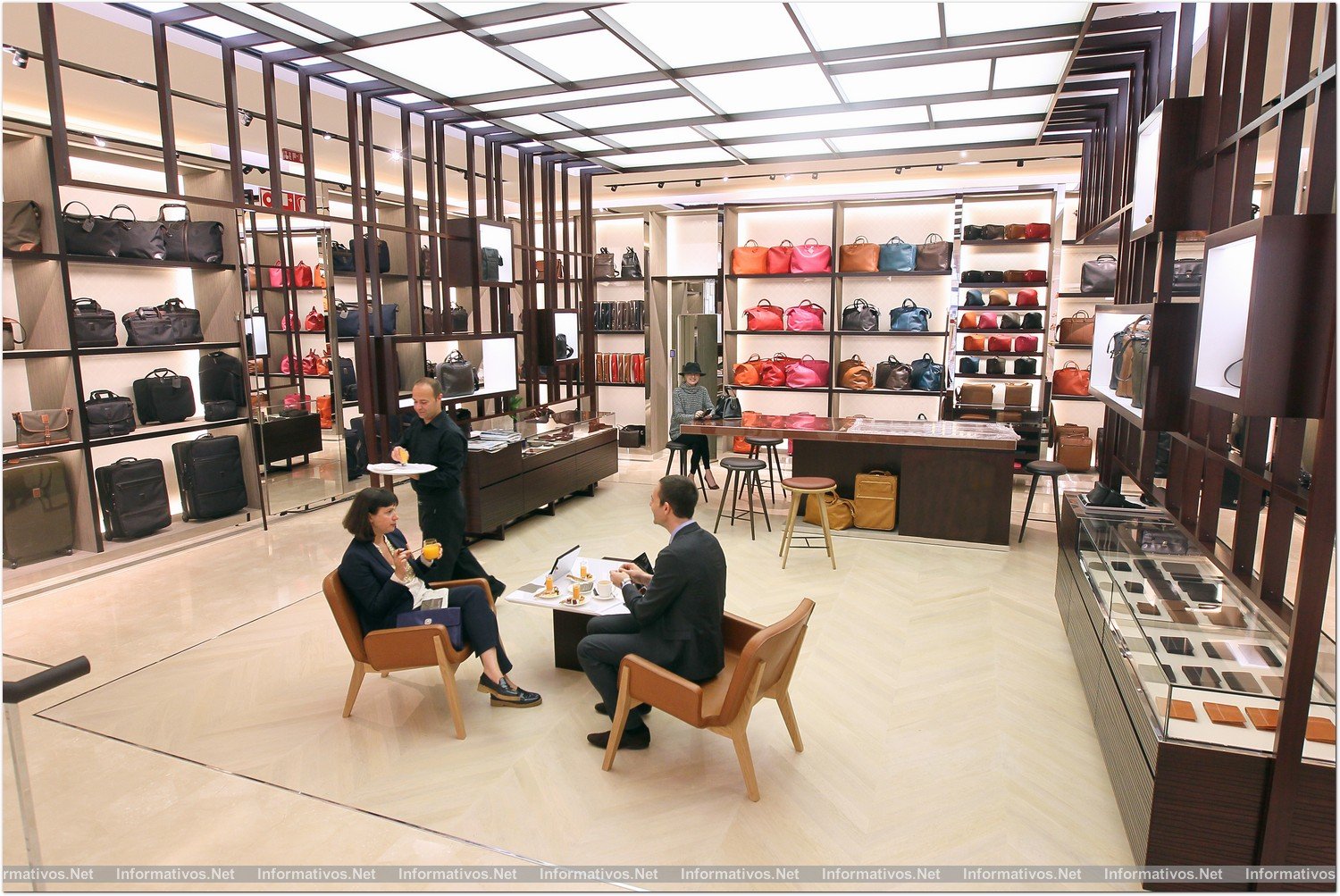 BCN22MAY014.- Longchamp inaugura su 'flagship store' en Pº de Gracia de Barcelona