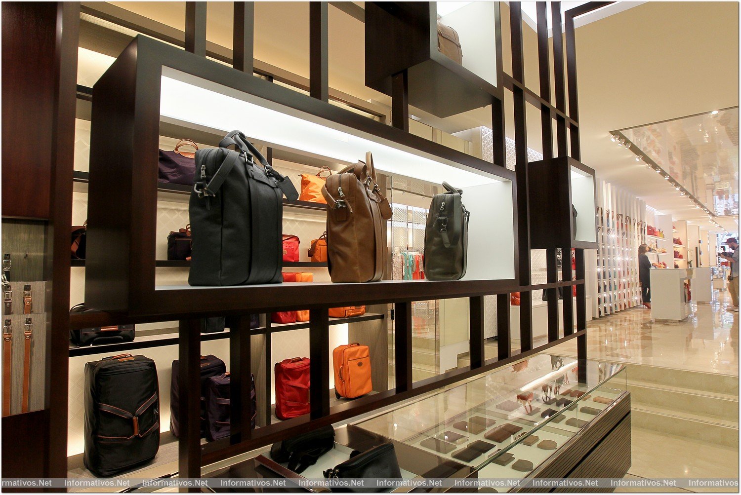 BCN22MAY014.- Longchamp inaugura su 'flagship store' en Pº de Gracia de Barcelona
