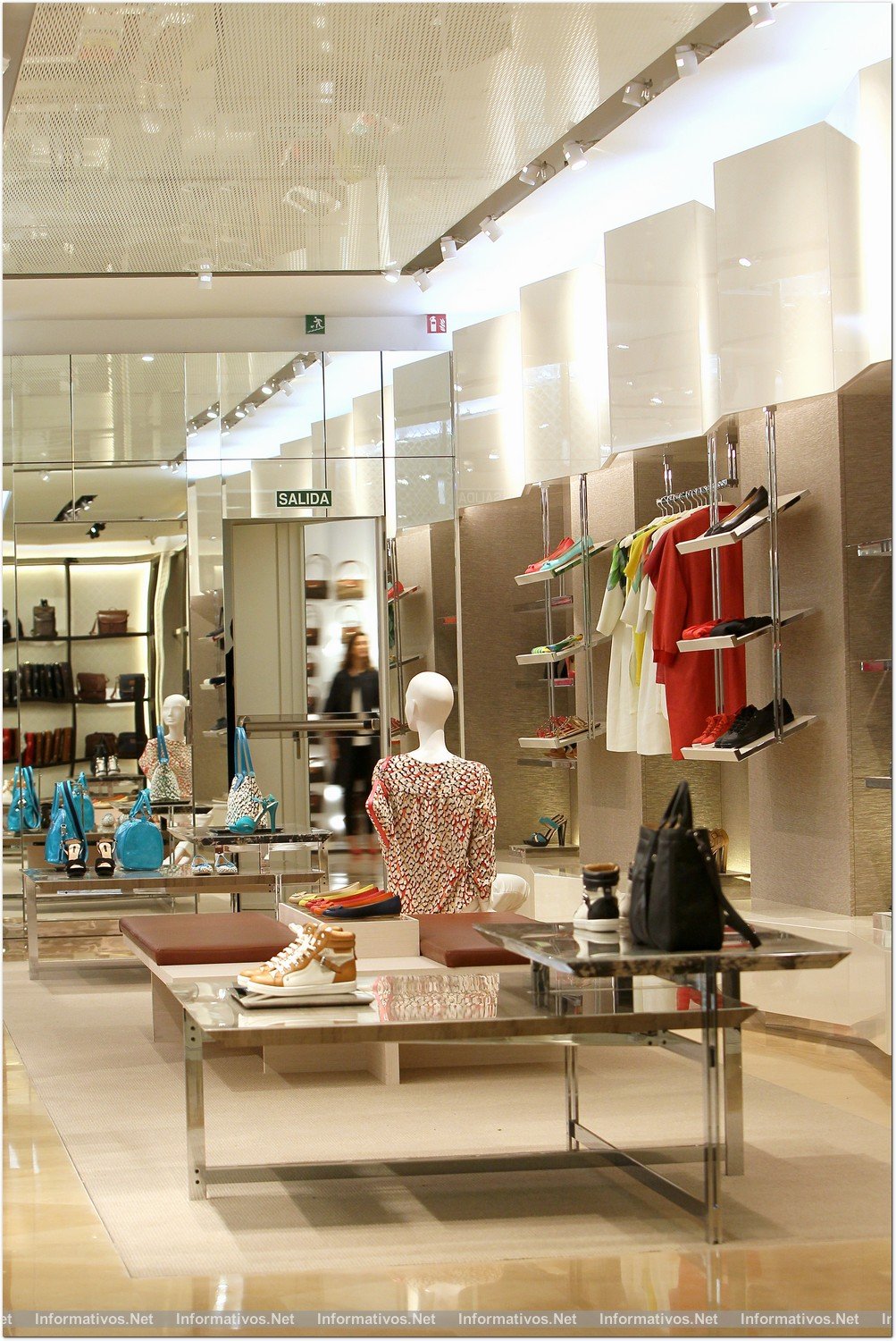 BCN22MAY014.- Longchamp inaugura su 'flagship store' en Pº de Gracia de Barcelona