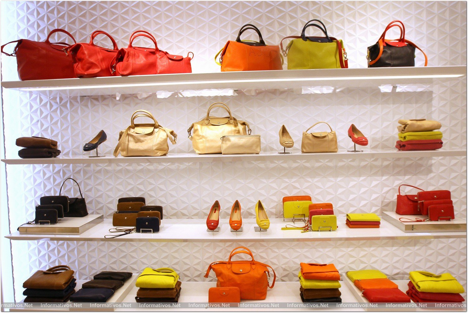 BCN22MAY014.- Longchamp inaugura su 'flagship store' en Pº de Gracia de Barcelona