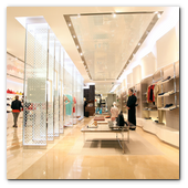 :: Pulse para Ampliar :: BCN22MAY014.- Longchamp inaugura su 'flagship store' en Pº de Gracia de Barcelona