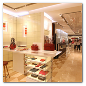 :: Pulse para Ampliar :: BCN22MAY014.- Longchamp inaugura su 'flagship store' en Pº de Gracia de Barcelona