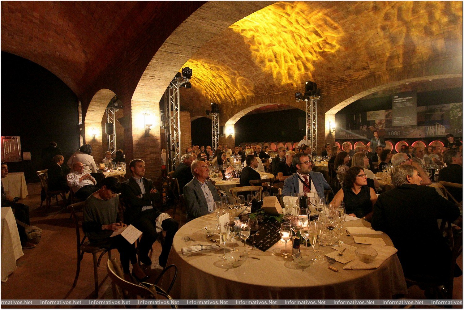 Raimat-Lleida 02OCT014.-Celebración  Centenario de la Bodega Raimat. La comida se realizó en la sala museo conmemorativa del Centenario donde se montaron 10 mesas de 10 invitados cada una: en total, 100 comensales (coincidiendo con sus 100 años) sobre todo empresarios y clientes VIP de la firma.