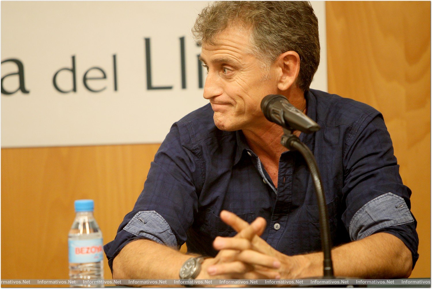 BCN8OCT014.- Presentación del libro "Frontera Límite" en la Casa del Libro de Barcelona. Escrito por Santi Corella (deportista y autor) y Matías Crowder (escritor y autor) y presentado por Gema Castellano.