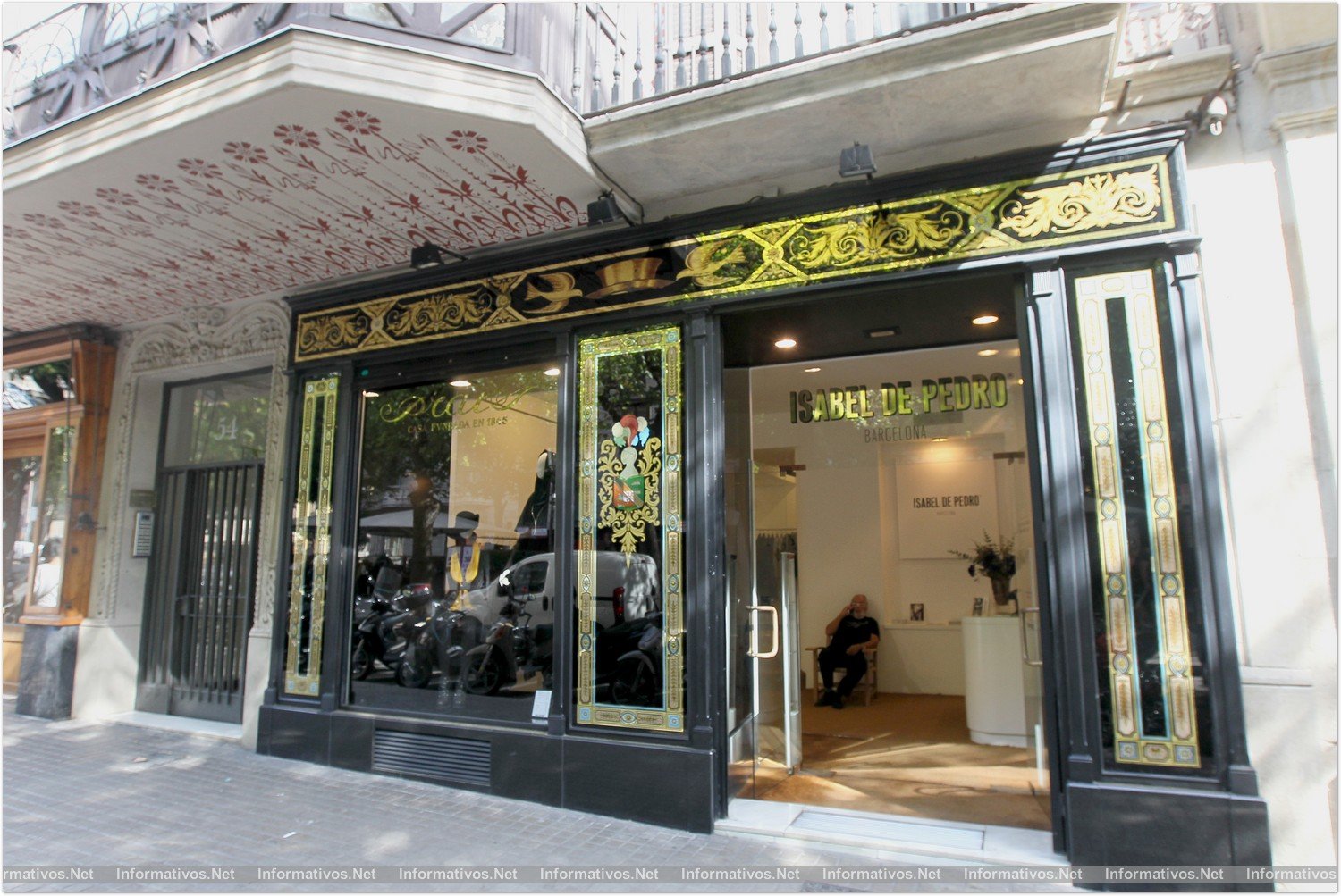 BCN16OCT014.- Boutique-Galería 'Isabel de Pedro' en el 54 de Rambla Cataluña, en Barcelona.