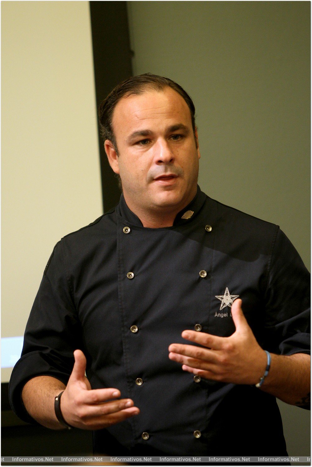 BCN28OCT014.- El chef Ángel León ha presentado hoy su espacio 'El Bistreau' en el Hotel Mandarín Oriental Barcelona. Ángel León, durante la presentación de prensa.