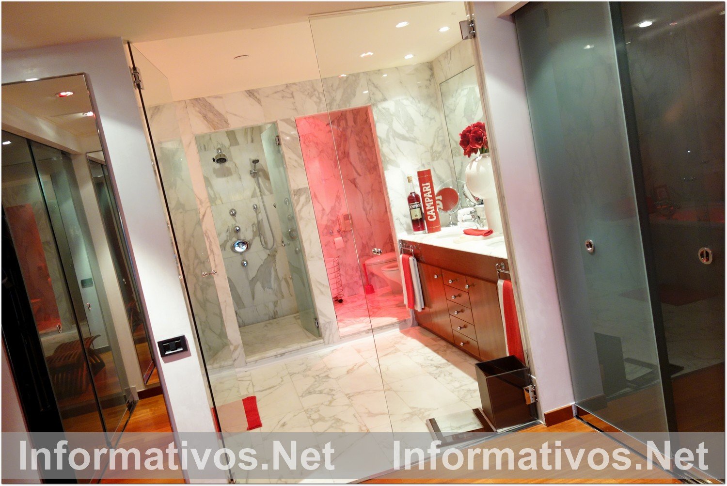4ª #CampariRedSuite4, el afterwork exclusivo celebrado el 21 de octubre en la suite dúplex de lujo del Hotel Arts, Barcelona, con Juana Acosta como anfitriona.
