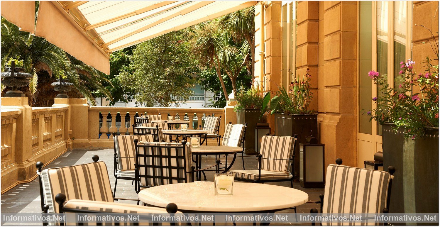 San Sebastián: Hotel María Cristina, bajo el resplandor de las estrellas. Terraza del 'Dry'