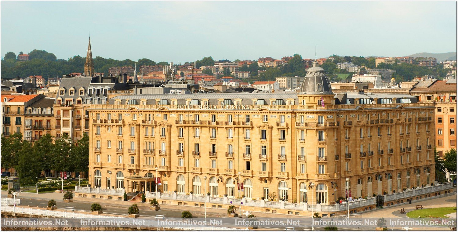 San Sebastián: Hotel María Cristina, bajo el resplandor de las estrellas. Exterior