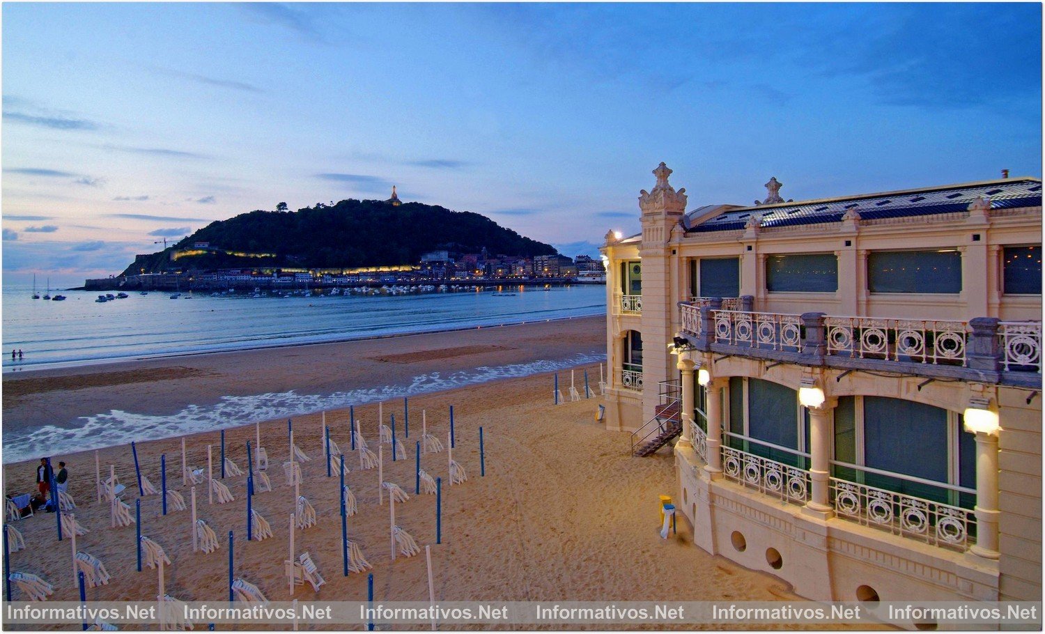 San Sebastián: Hotel María Cristina, bajo el resplandor de las estrellas. Vista de la bahía de La Concha