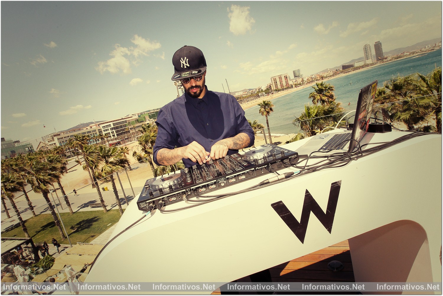 Sesiones en directo con DJs en la terraza del  Barcelona