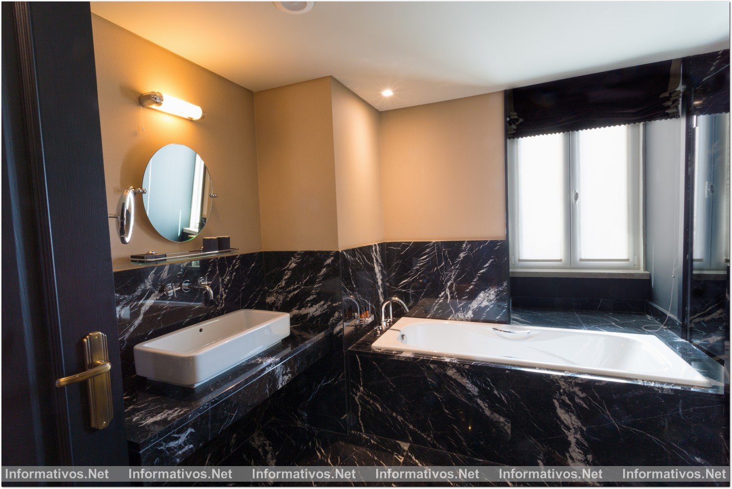 Lisboa; Hotel Valverde: Un Oasis de confort en la ciudad más romántica de Europa. Habitación 504.