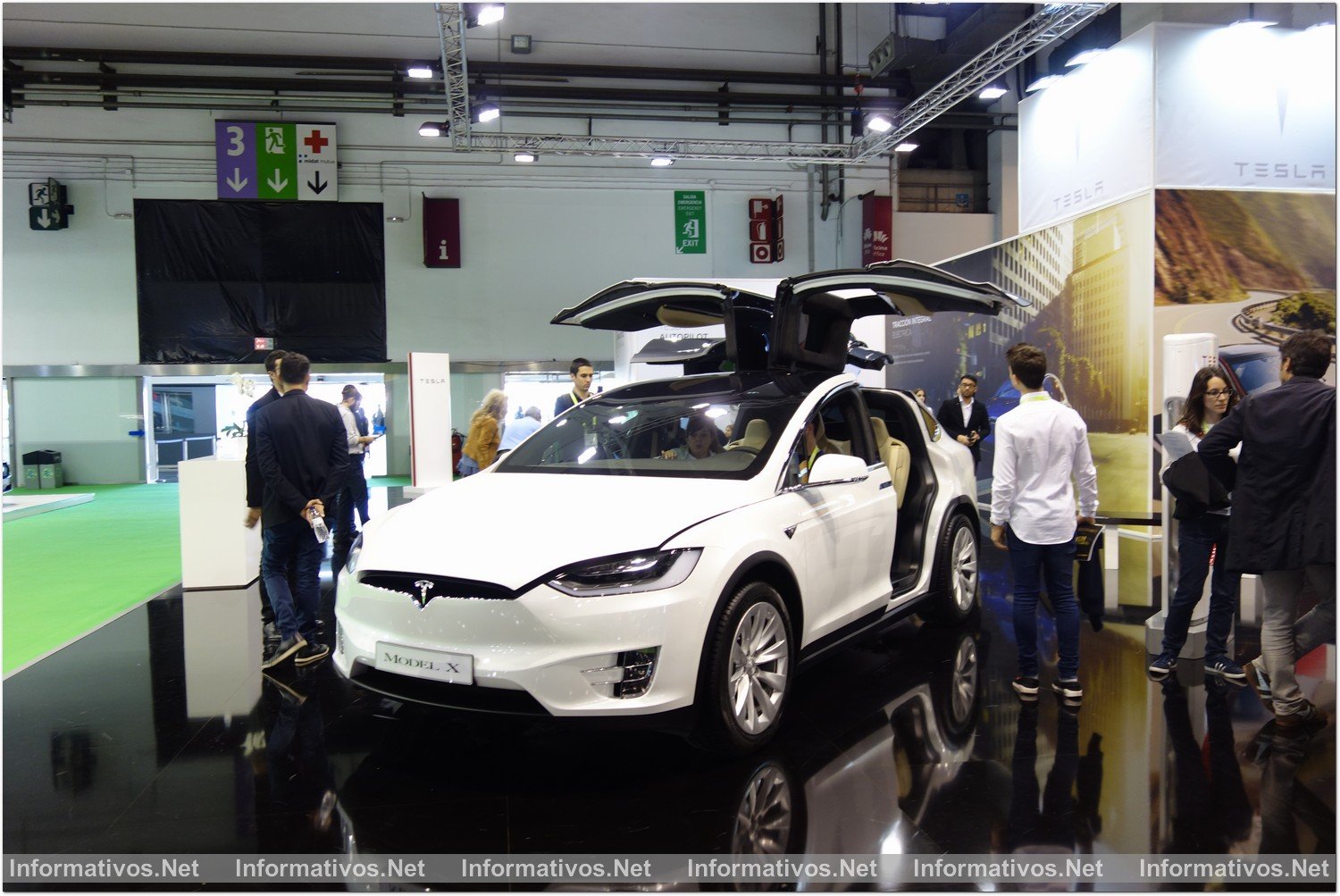 BCN12MAY017.- Automóbile. El salón del Automóvil que se ha reinventado para vender y lo consigue. Tesla, una de las novedades del salón.