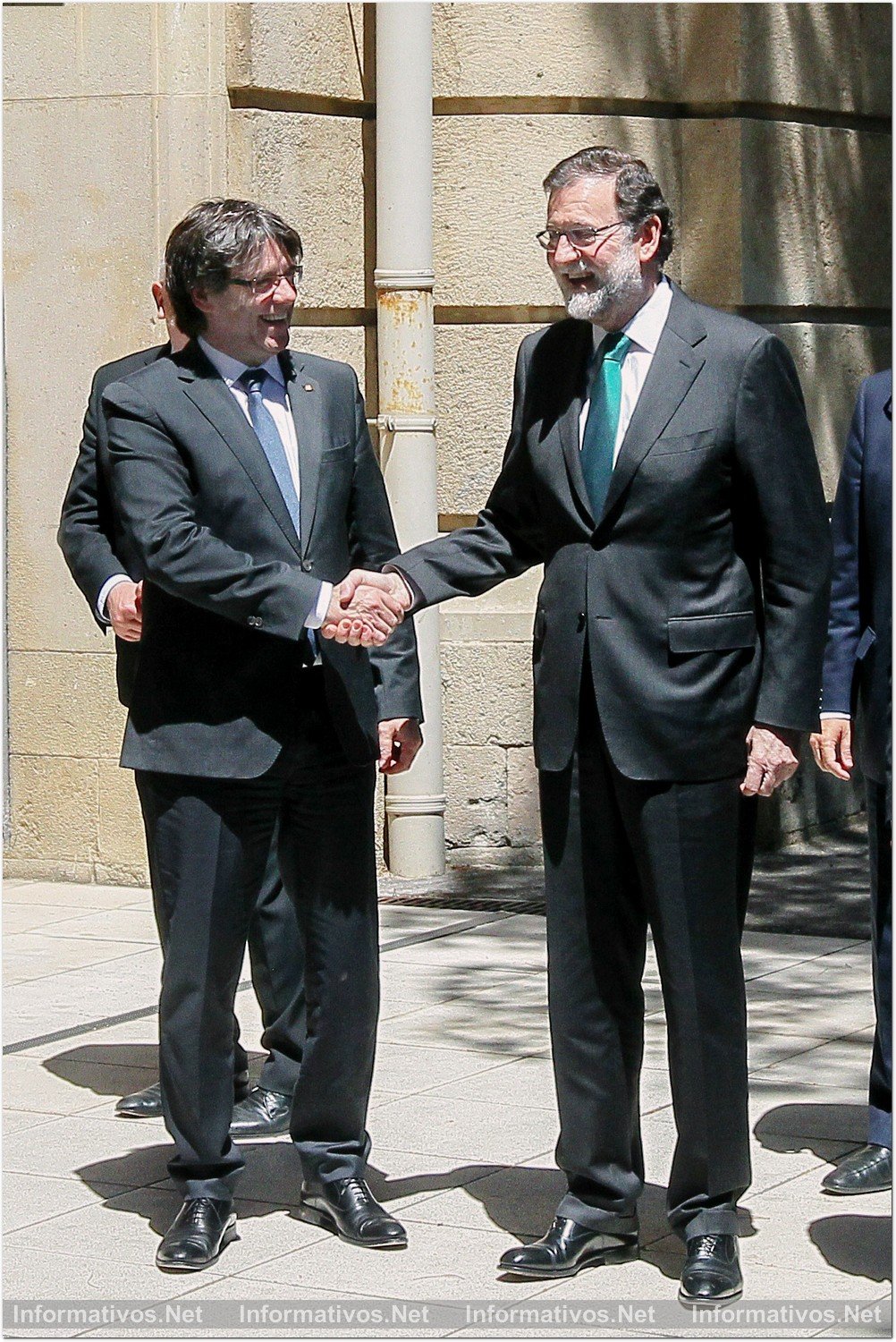 BCN12MAY017.- Automóbile. El salón del Automóvil que se ha reinventado para vender y lo consigue. Mariano Rajoy a su llegada a la comida con el President de la Generalitat de Cataluña y los presidentes de las principales marcas del sector de automóvil de España.