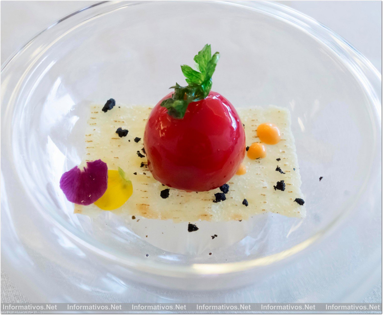 Bilabao: Restaurante Tamarises Izarra, alta costura de la cocina vasca.  Tomatito Cherry