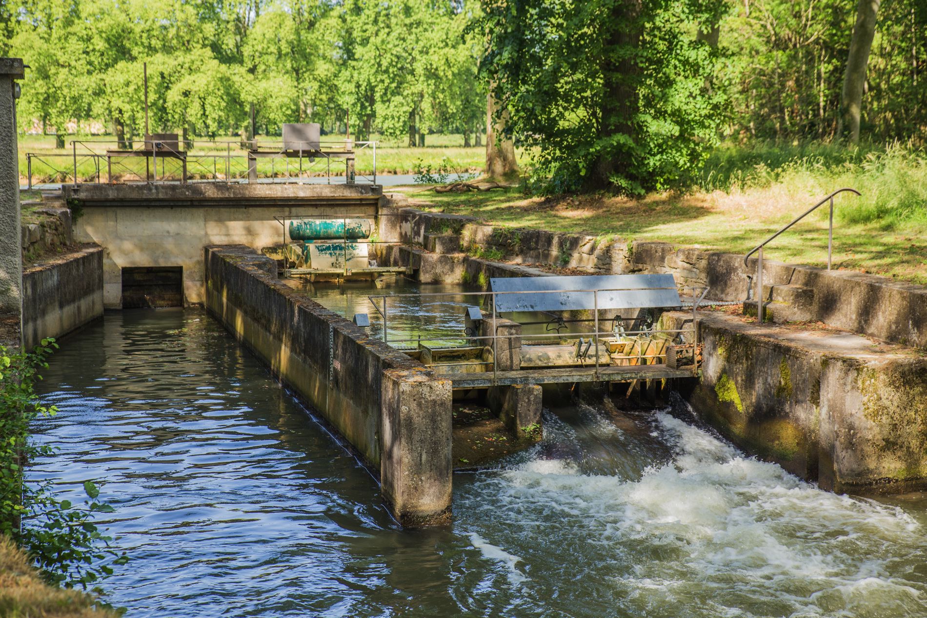 lauragais-2014-06-canal-midi-ecluse-by-ot-castelnaudary-01