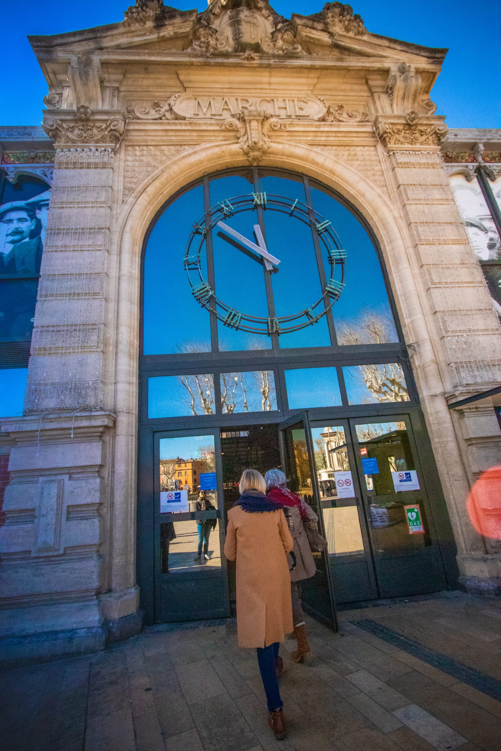 narbonne-2019-02-halle-marche-pendule-by-c-deschamps-adt-aude