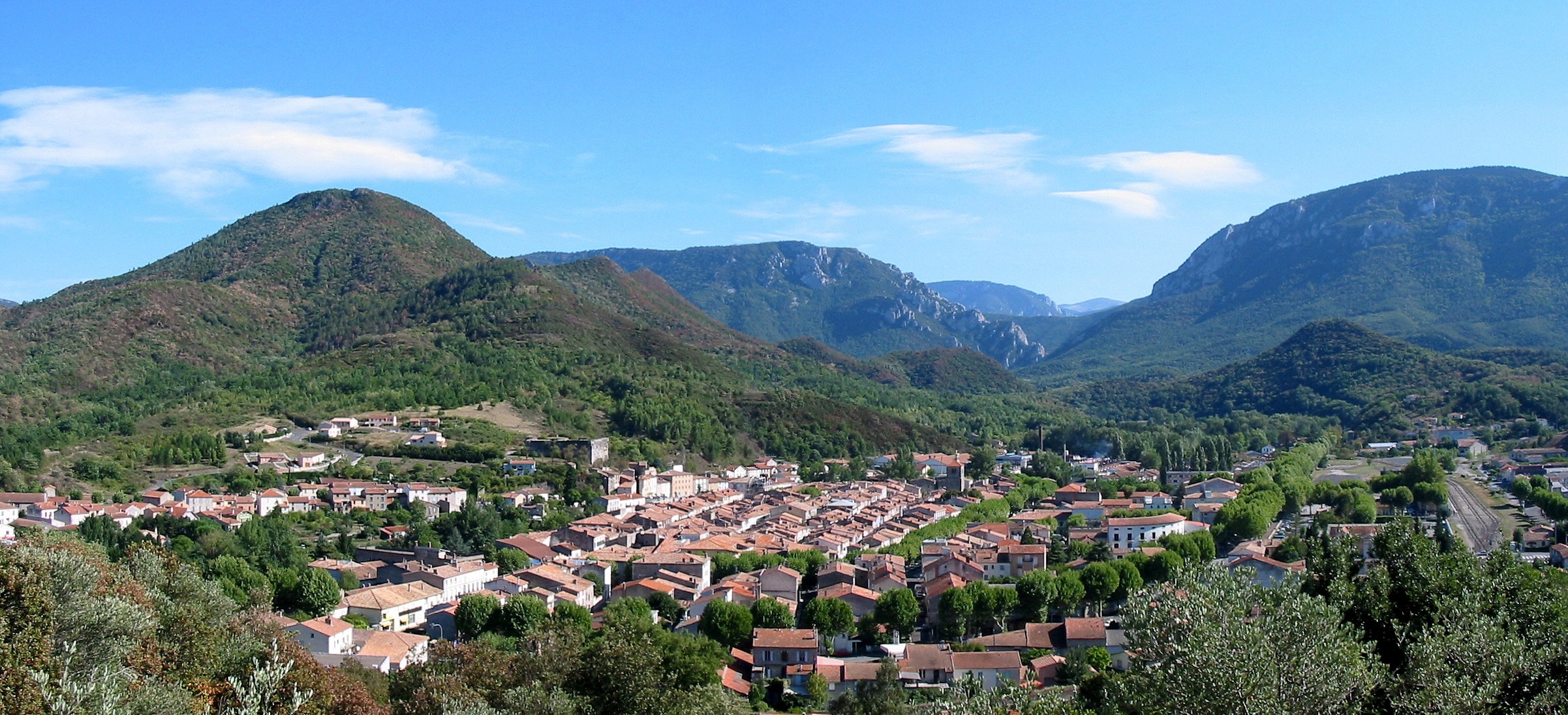 quillan-2013-06-vue-generale-by-s-dossin-ot-pyrenees-audoises